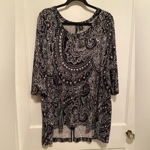 Black &  White 2X Rayon Knit Tunic Swirled Print Split Rear Hem